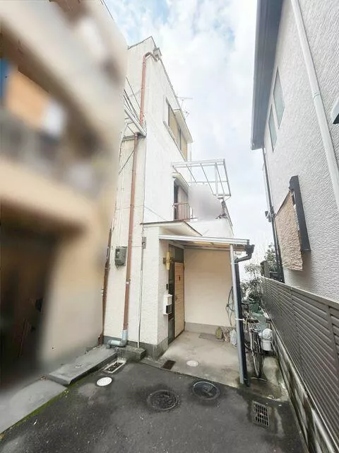 Higashi-Osaka City, Higashi-Ishikiri-cho 4-chome (Ishikiri Station) 3-story 4DK