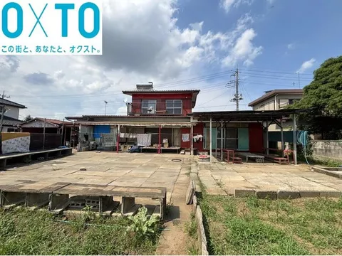 Spacious land of 338 tsubo! Expands the range of uses such as garden, parking lot, and home vegetable garden.