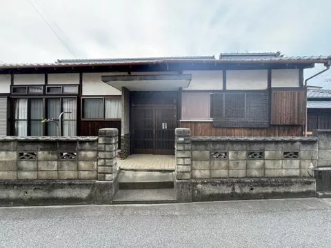 Niihama City, Yahata 3-chome (Takahama Station) Single-story 4DK