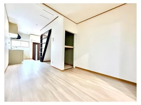 ■ Owner change property ■ Spacious 5.4m wide front road!!