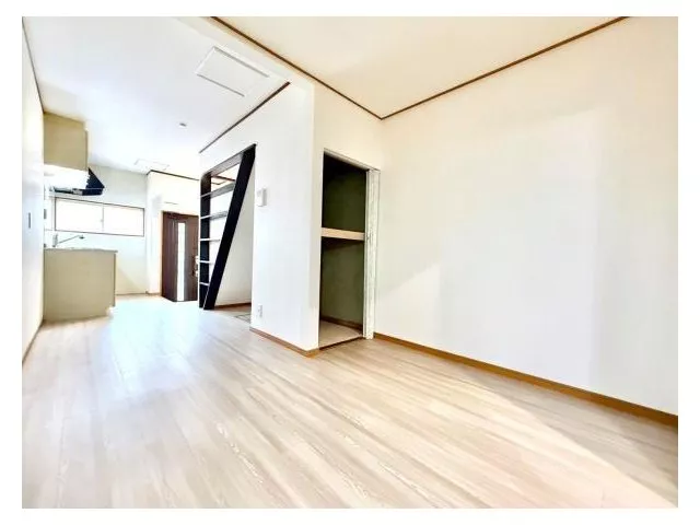 ■ Owner change property ■ Spacious 5.4m wide front road!!