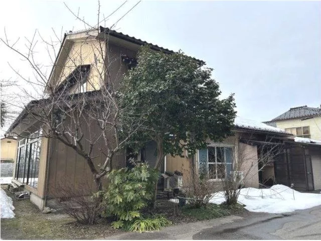 Supermarkets and Komeri are within walking distance! Within a 10-minute walk to Shin Aonoki Station ◎ Comes with a large storage shed!