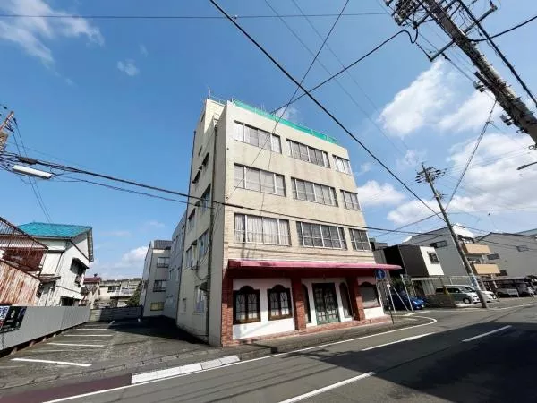 46-minute walk from Enshu Railway "Saginomiya" Station