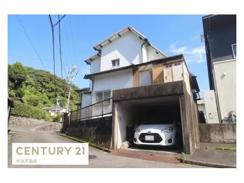 ● Shimizu Ward, Kusanagi ● A used house along the road leading to Kusanagi Shrine!