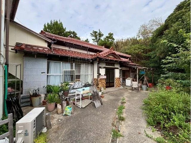 Vast land of 1755 tsubo♪ Building 57 tsubo 5DK detached house♪ 8 minutes by car to Hazama Beach