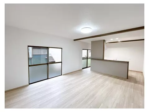 [Open House] Immediate move-in available / Interior renovated with garden space. New face-to-face kitchen