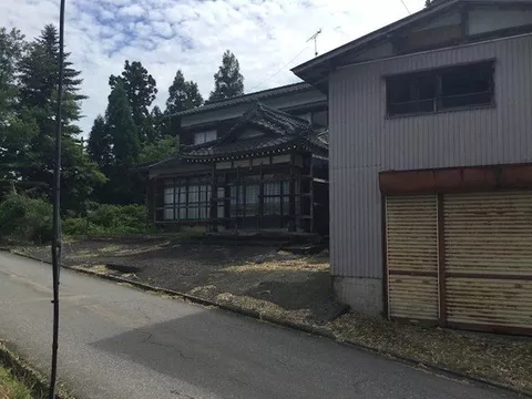 Mochikura (Echigo-Oshima Station) 2.5 million yen