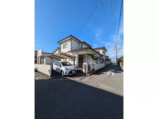 Quiet residential area. Corner lot. All-electric house. The area around Miyaji, Jonan Town has shopping centers.