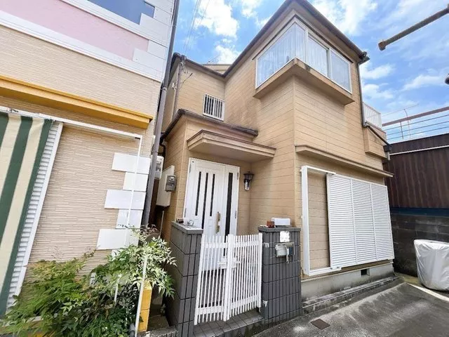 5 minutes on foot from Kyoshuu Station◎ Flat access to the station♪ A convenient area for living!