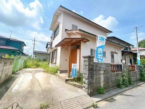 [Open House] [Interior and exterior renovation in progress] 3LDK layout is ideal for a family of four.