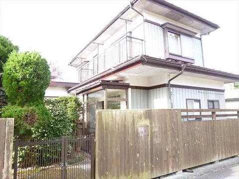 ◇ Within 1 km of hospitals, parks, and convenience stores♪ ◇ Comes with a storage shed and garage♪