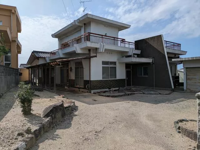 Shikokuchuo City, Samukawa Town (Iyo-Samukawa Station) 2-story building 8DK