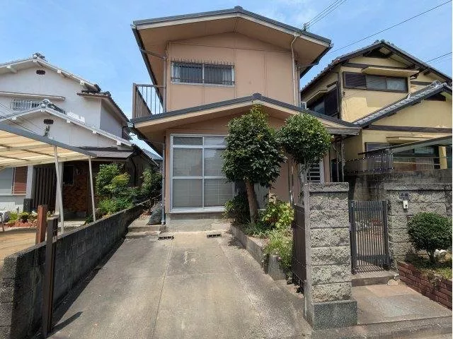 This is a lightweight steel house built by Sekisui House, and it is available for interior viewing as it is vacant.
