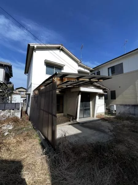 Himeji-shi, Shikama-ku, Asariwatoba (Tsumaga Sta.) 2F 4DK

1,980,000 yen
