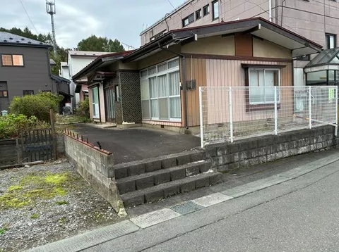 Iwate County, Iwate Town, Oaza Numakunai Dai 9 Chiwari (Iwate Numakunai Station) Single-story 3K