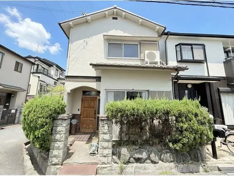 / 6 minutes walk from Masuga Station / A convenient living environment is attractive. Open house currently being held as it is vacant.