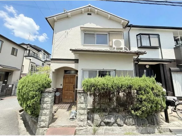 / 6 minutes walk from Masuga Station / A convenient living environment is attractive. Open house currently being held as it is vacant.