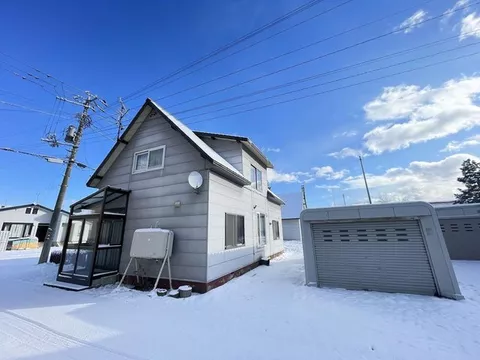 Yoshino 1-jo Minami 2 (Sunagawa Station) 800,000 yen