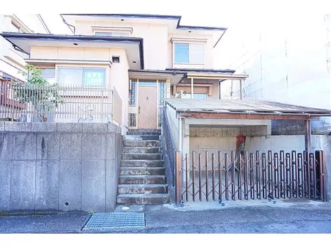 Used single-family home in Izumicho