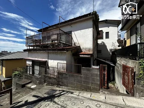 Approximately 19 tsubo of compact land. 3 minutes on foot to the elementary school, with convenient living facilities nearby.