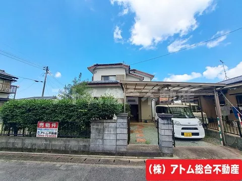 Good sunlight and ventilation!! A 4LDK house with a loft.