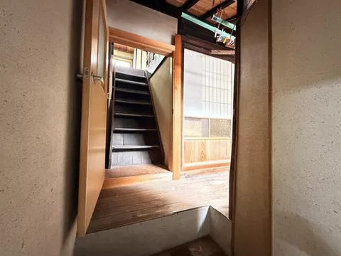Miyoshi City, Ikeda Town, Sarada (Awa Ikeda Station) 2-story 10DK - Image 1