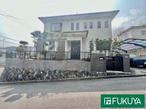 ◆ 23-minute walk to JR Kusatsu Line Mikumo Station ◆ 4LDK layout ◆ Land approximately 61.86 tsubo