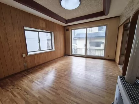 Renovation-ready 5LDK! Parking for 2 cars available, spacious terrace facing the garden is attractive - Image 3