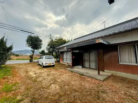 Mitoyo City, Takase Town, Kamikatsuma (Takase Station) Single-story building 5DK - Image 3