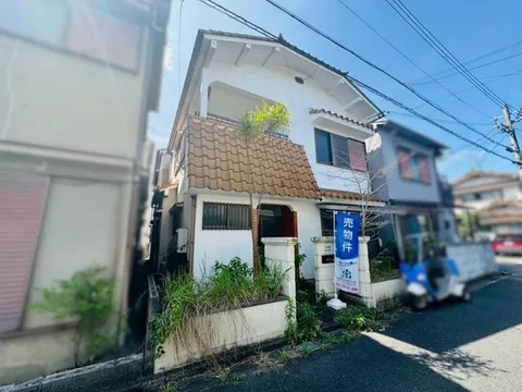 ◆There are supermarkets and convenience stores nearby, making it a convenient location for shopping! - Image 1
