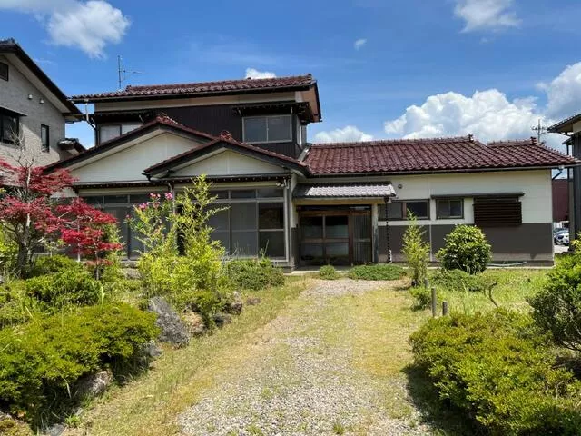 Oyabe City, Habu (Ishidate Station) 2-story 8DK