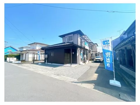 [Open House] [Interior and exterior renovated] [Immediate occupancy available] [Newly replaced water facilities] [Exterior...
