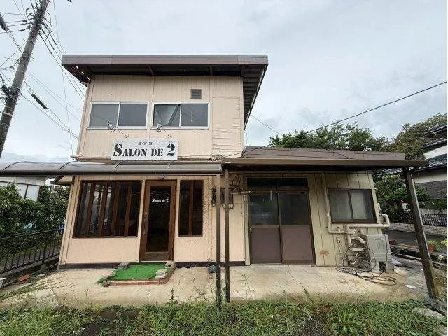 A used house built on a spacious lot of over 50 tsubo.