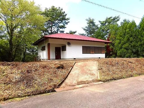 Used single-family home in Kobayashi (Ainopia), Hōki Town, Nishibara County - 4.5 million yen