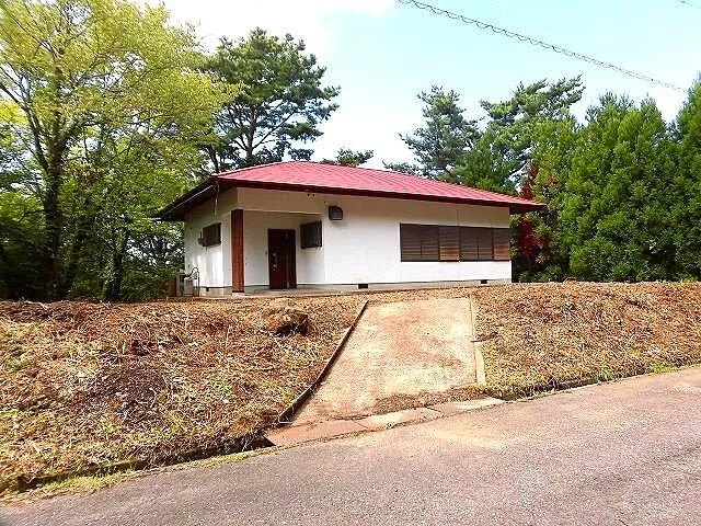 Used single-family home in Kobayashi (Ainopia), Hōki Town, Nishibara County - 4.5 million yen