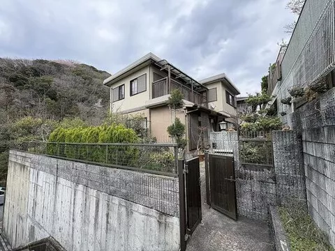 Kobe City, Suma Ward, Higashi Shirakawa-dai 4-chome (Nagata Station) 2-story 5LDK