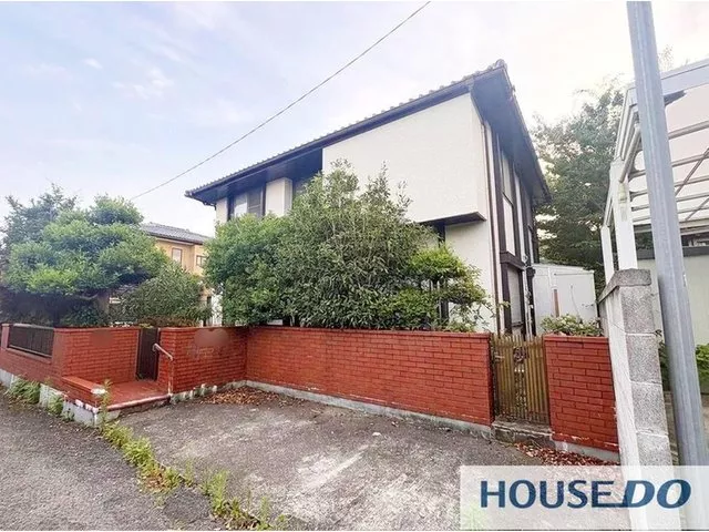 1 minute walk from Okubo Naka! 9 minutes walk from Okubo Elementary! Spacious 4LDK right next to the junior high school!