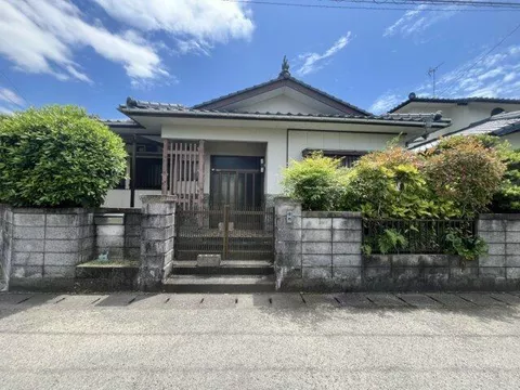 Yatsushiro City Takashima Town (Yatsushiro Station) Single-story building 4DK