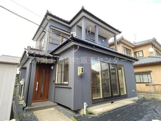 ■Interior and exterior renovation■Parking for 3 cars■Commercial facilities such as elementary schools and supermarkets within 9 minutes walk.