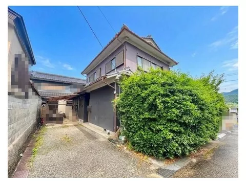 A quiet residential area rich in nature ♪ Spacious parking space for 2 cars available ♪