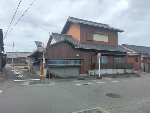 Tsu City, Isshi Town Koyama (Ise Hatta Station) 2-story 7K
