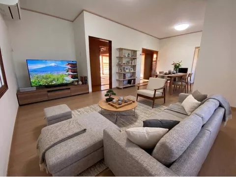 Viewings are always welcome! Please feel free to contact us! Moving support price!