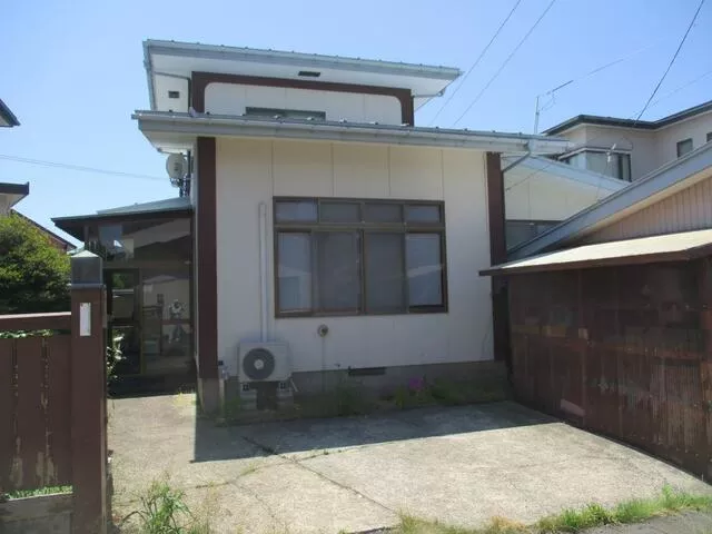 Akita City, Iijima Michihigashi 2-chome (Kami Iijima Station) 2-story building 5LDK
