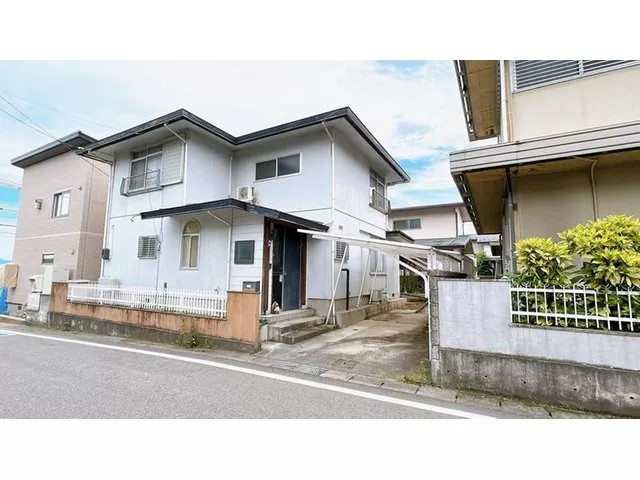 Open house event held / Interior and exterior renovations in progress / Sekisui Heim construction / Water area replacement / Face-to-face kitchen