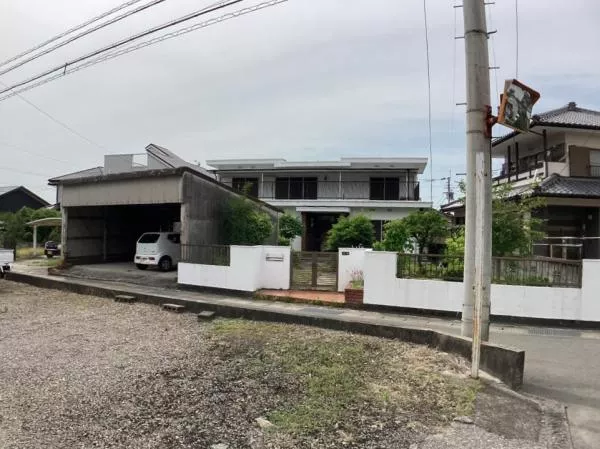 Niihama-shi Funaki (Niihama Station) 2F 6DK

4,500,000 yen