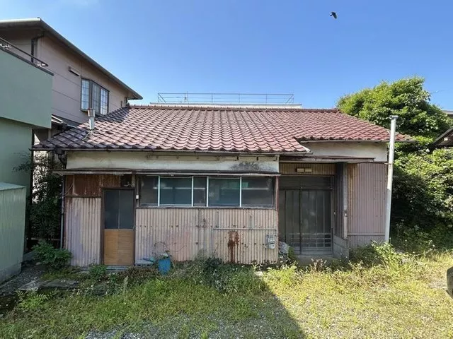 [No reconstruction allowed] A single-story house with a layout centered around Japanese-style rooms is attractive