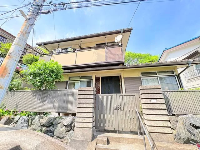 The interior is well-maintained, so the condition is good.