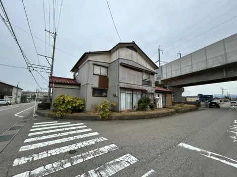 Komatsu City, Inumaru Town (Meihō Station) 2-story building 7DK