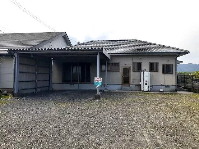 Spacious land of 120 tsubo, 3LDK, good sunlight, with a Japanese-style room