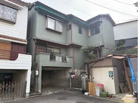 Newly listed used detached house with a garden, spacious 4LDK